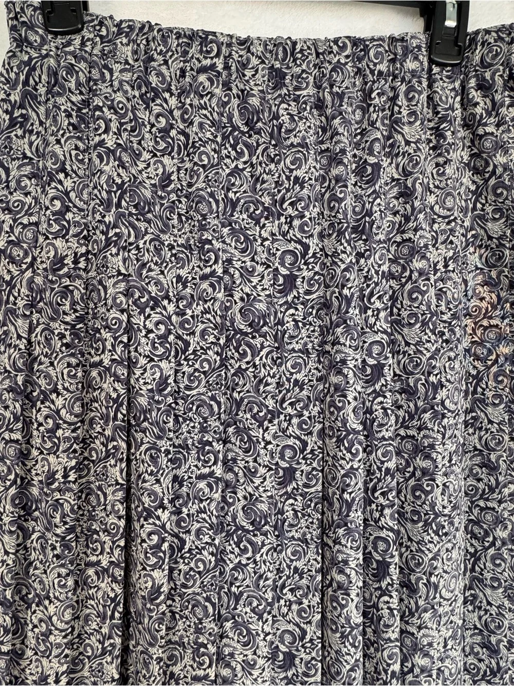 Vintage Koret Paisley Pleated Midi Skirt Navy Gray Size 12 - Picture 4 of 5